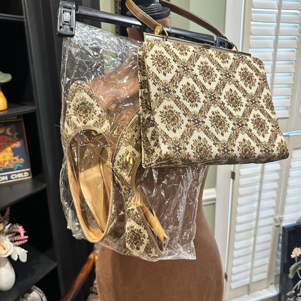 Vintage Handbag & Heel Set – Size 6 – Coordinated & Collectible